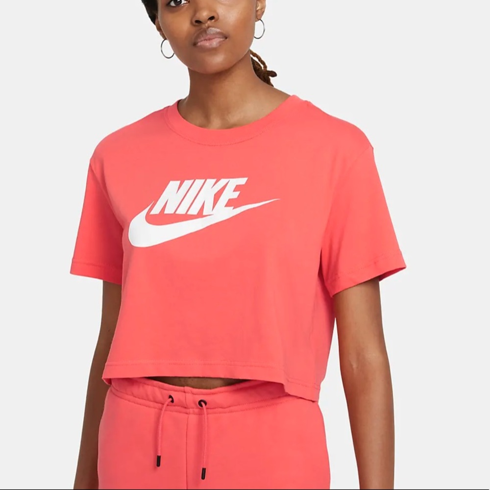 Nike Cropped T-shirt